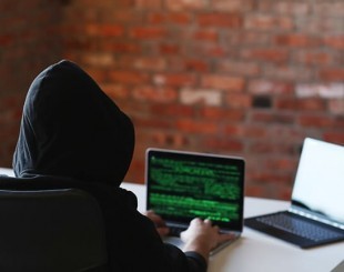 İnternetin Karanlık Yüzü: Siyah Şapkalı Hackerlar